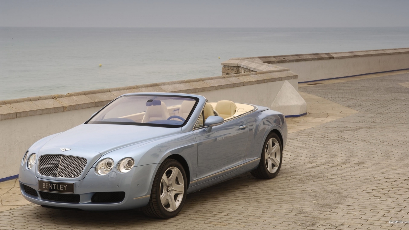 Beautiful Bentley Coupe for 1600 x 900 HDTV resolution
