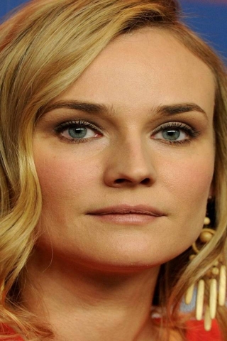 Beautiful Diane Kruger for 320 x 480 iPhone resolution