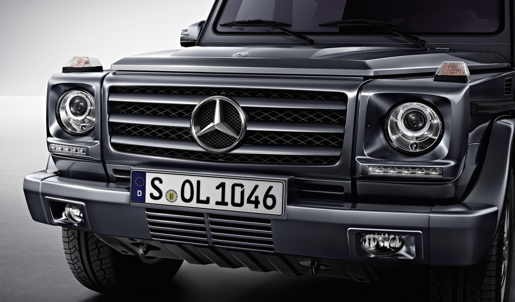 Beautiful Front of G Class for 1024 x 600 widescreen resolution