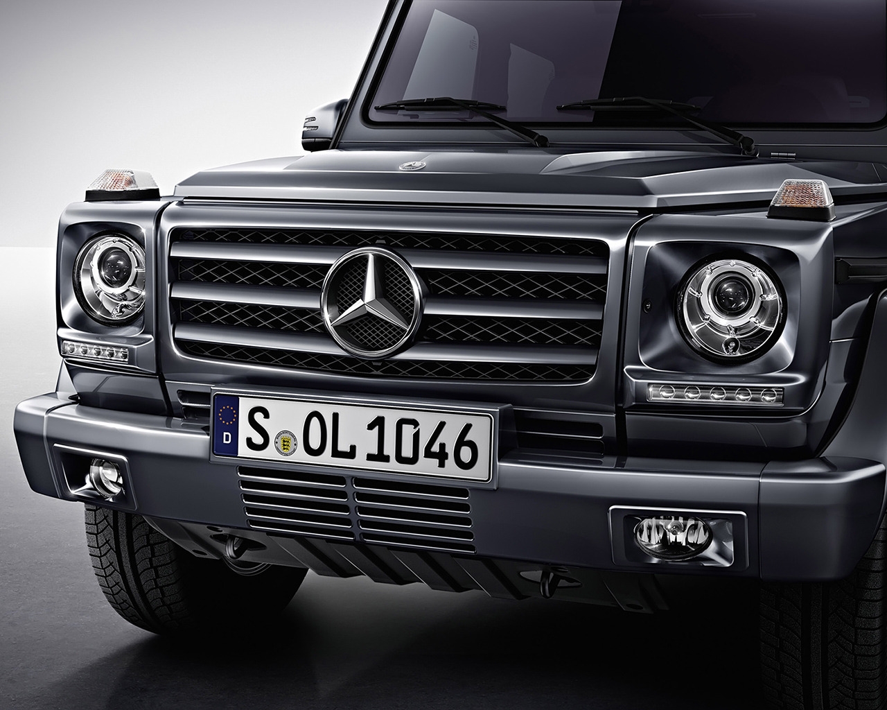 Beautiful Front of G Class for 1280 x 1024 resolution