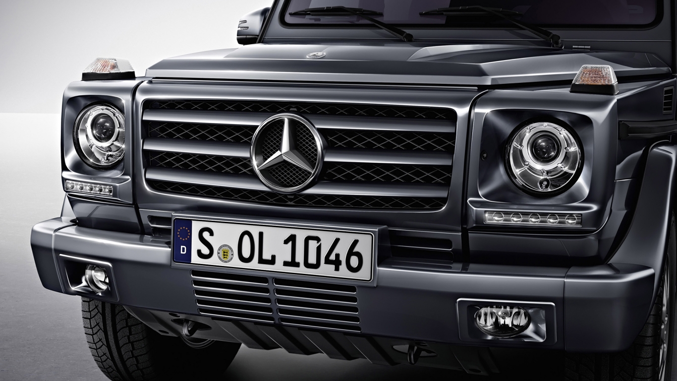 Beautiful Front of G Class for 1366 x 768 HDTV resolution