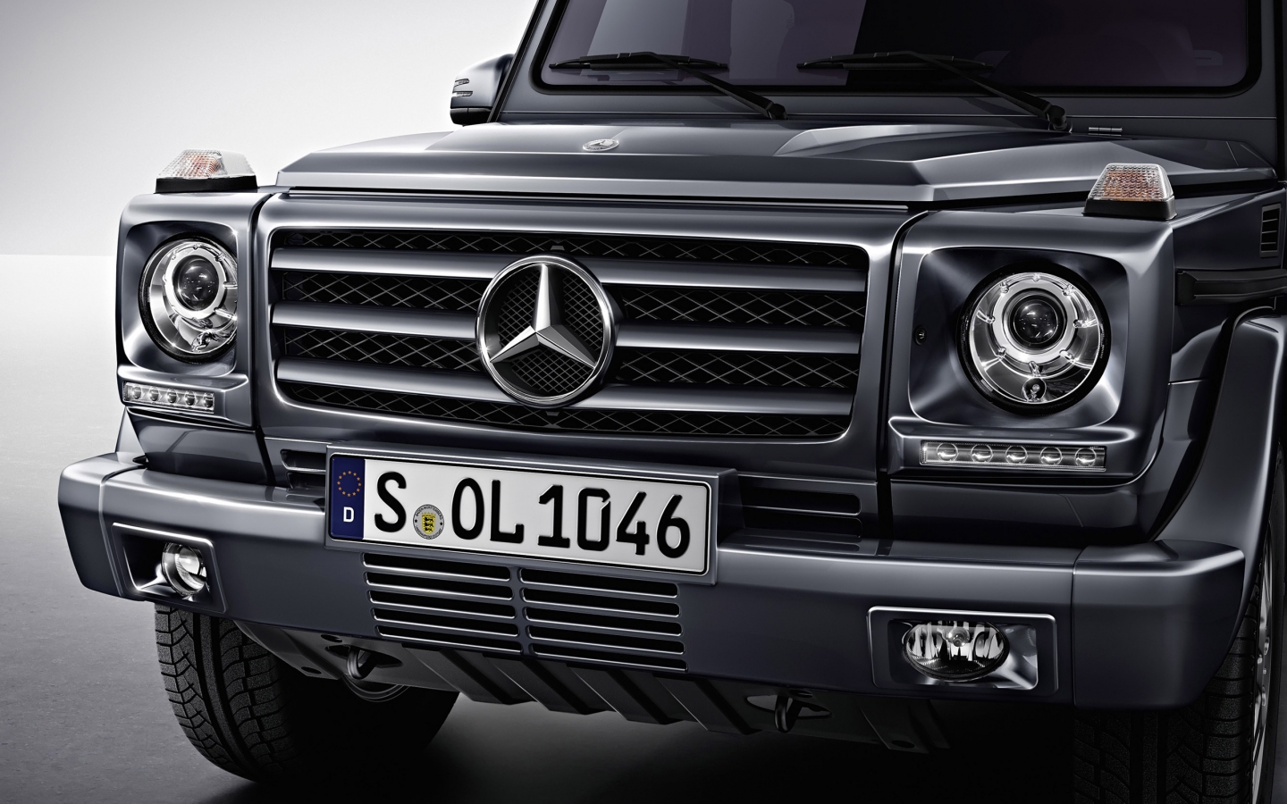 Beautiful Front of G Class for 1440 x 900 widescreen resolution