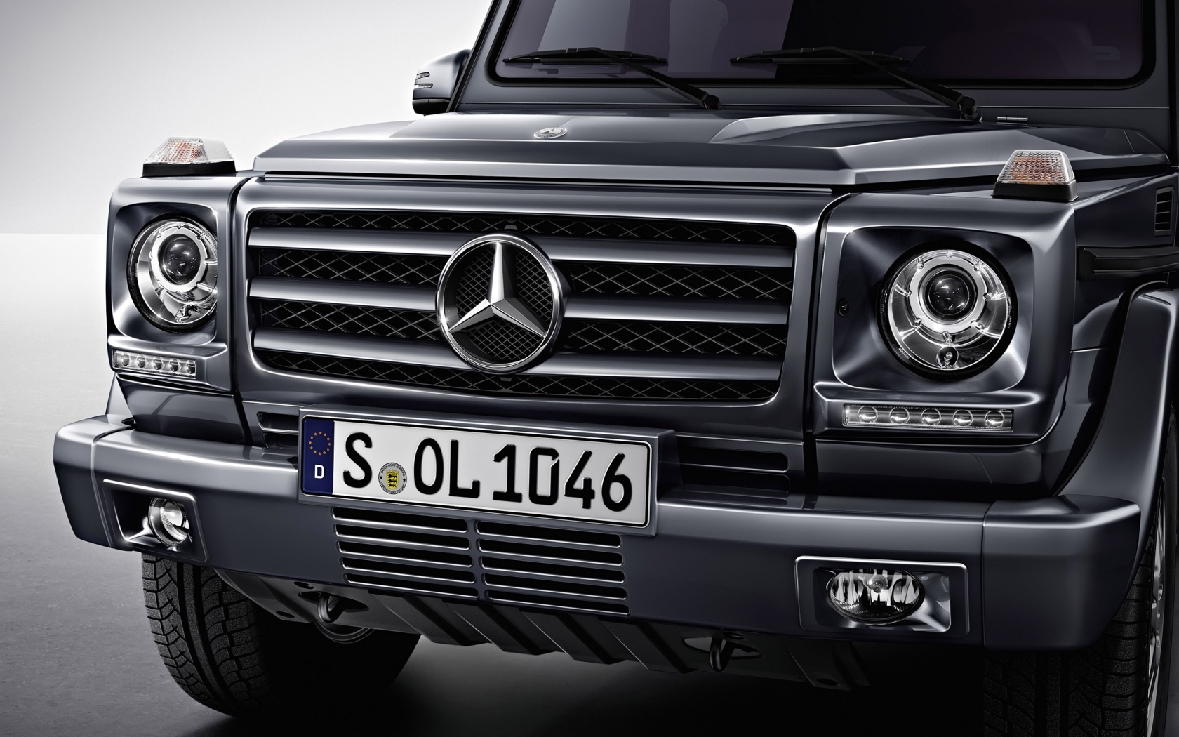 Beautiful Front of G Class for 1680 x 1050 widescreen resolution