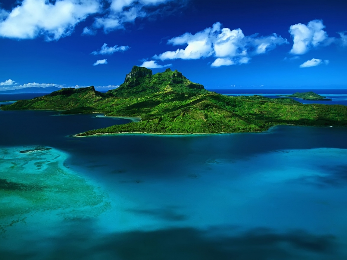 Beautiful Green Island for 1152 x 864 resolution