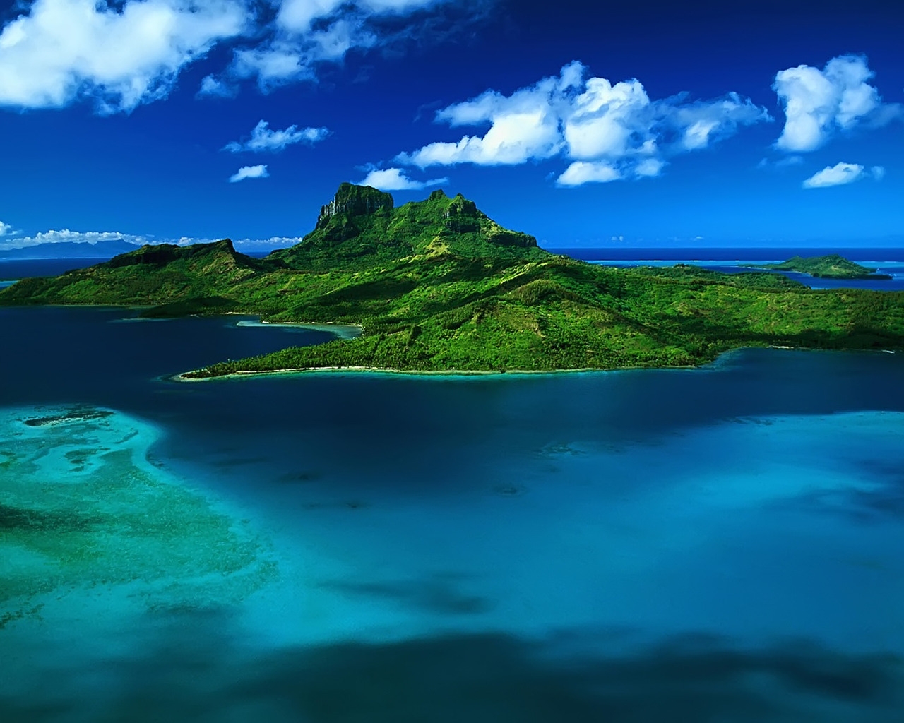 Beautiful Green Island for 1280 x 1024 resolution
