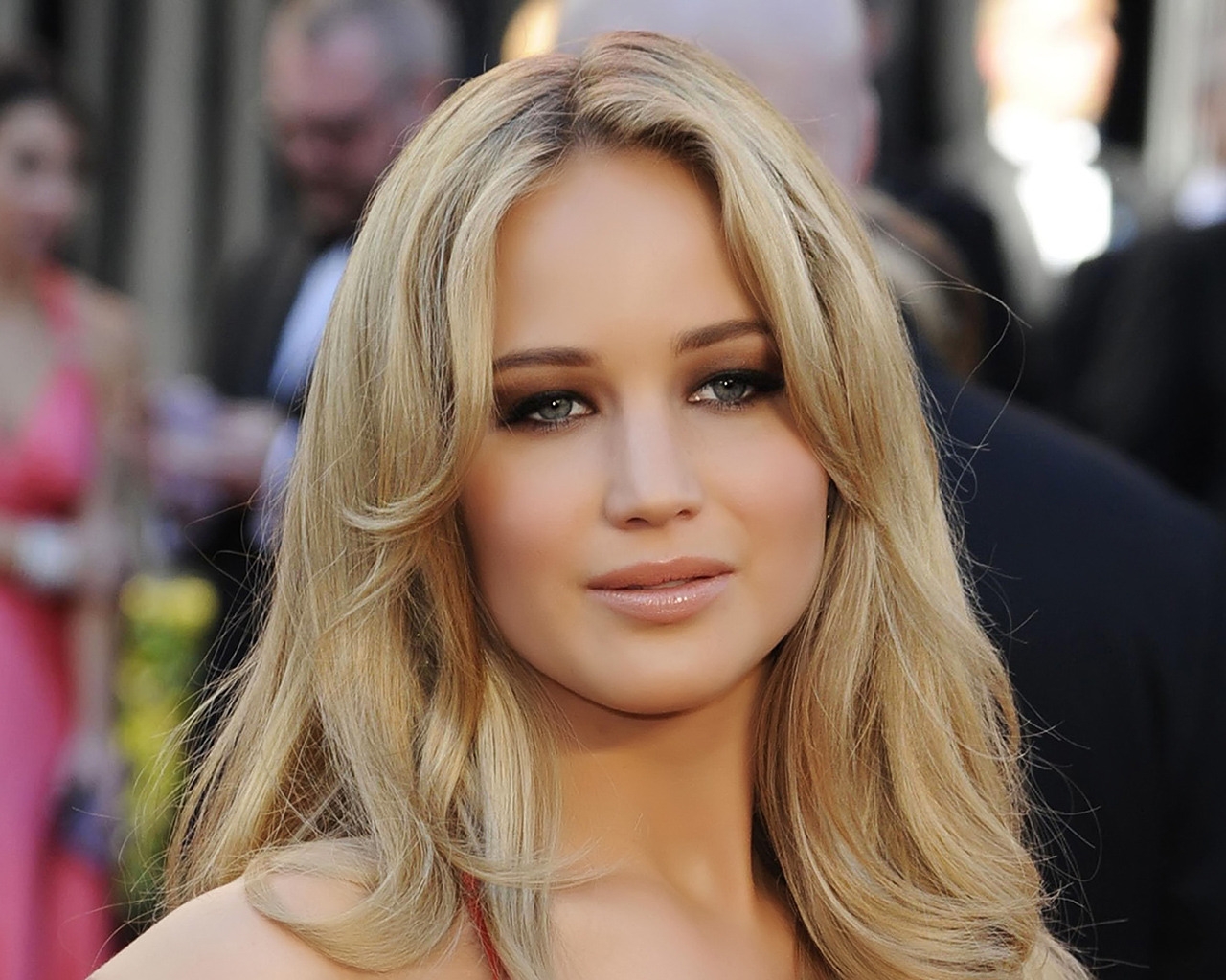 Beautiful Jennifer Lawrence for 1280 x 1024 resolution