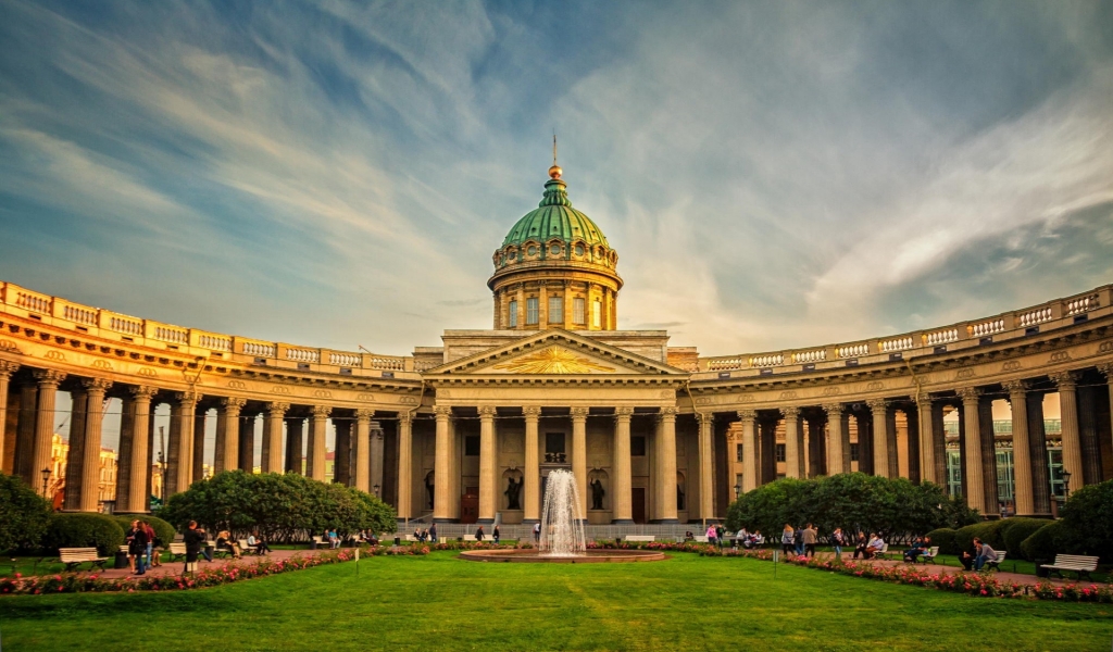 Beautiful Kazan Cathedral St. Petersburg for 1024 x 600 widescreen resolution