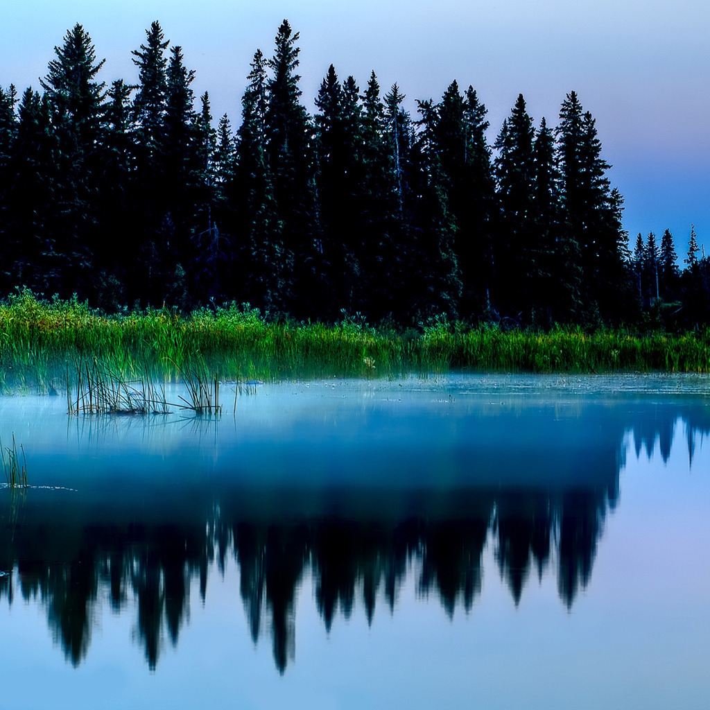 Beautiful Lake Reflection Landscape for 1024 x 1024 iPad resolution