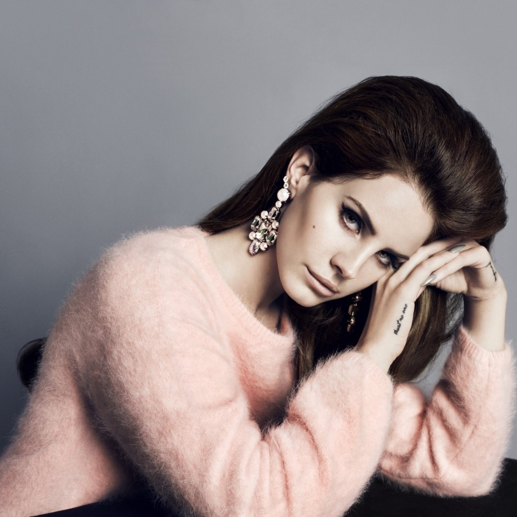 Beautiful Lana Del Rey for 1024 x 1024 iPad resolution