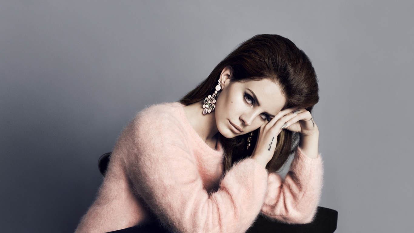 Beautiful Lana Del Rey for 1366 x 768 HDTV resolution