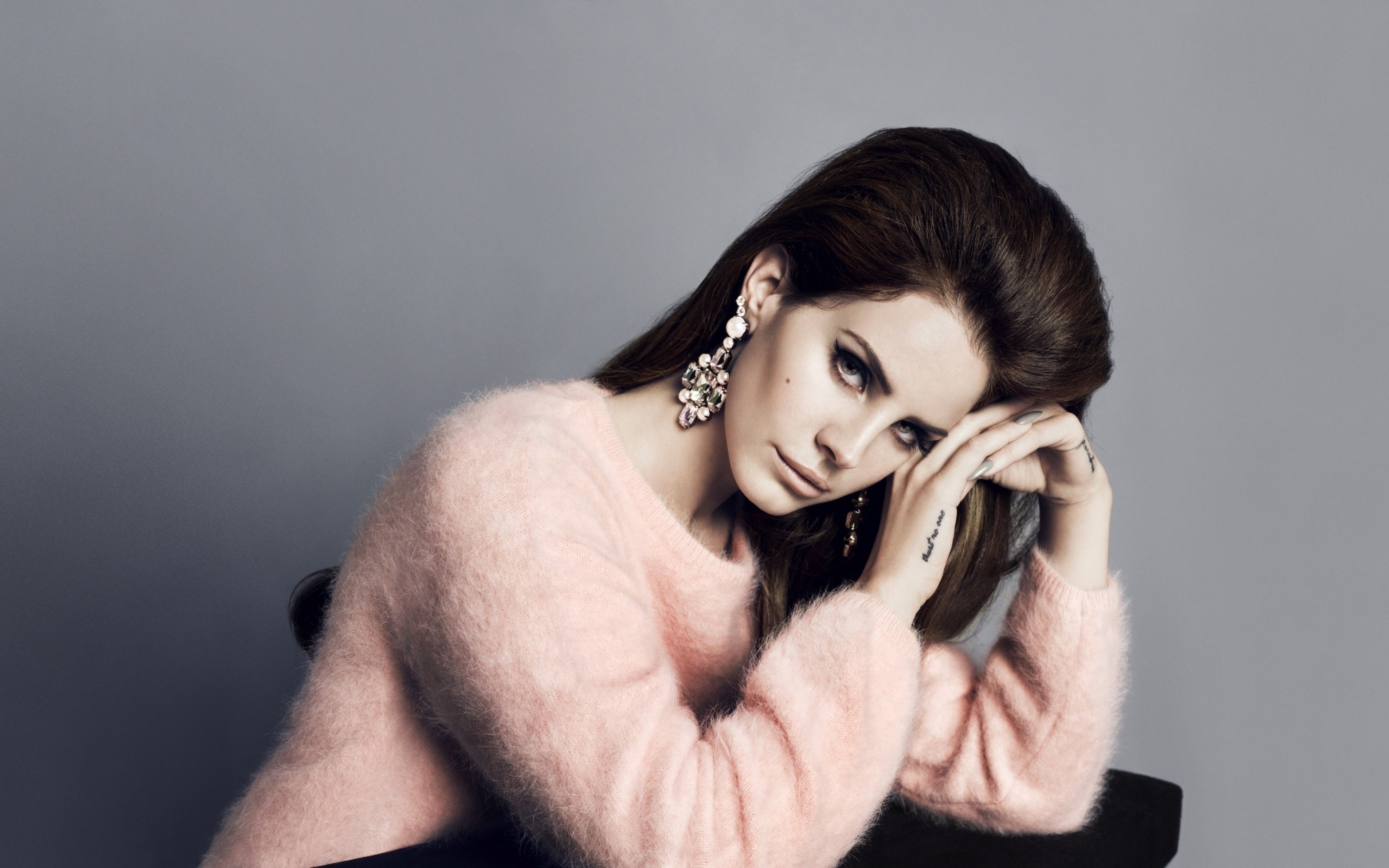 Beautiful Lana Del Rey for 2880 x 1800 Retina Display resolution