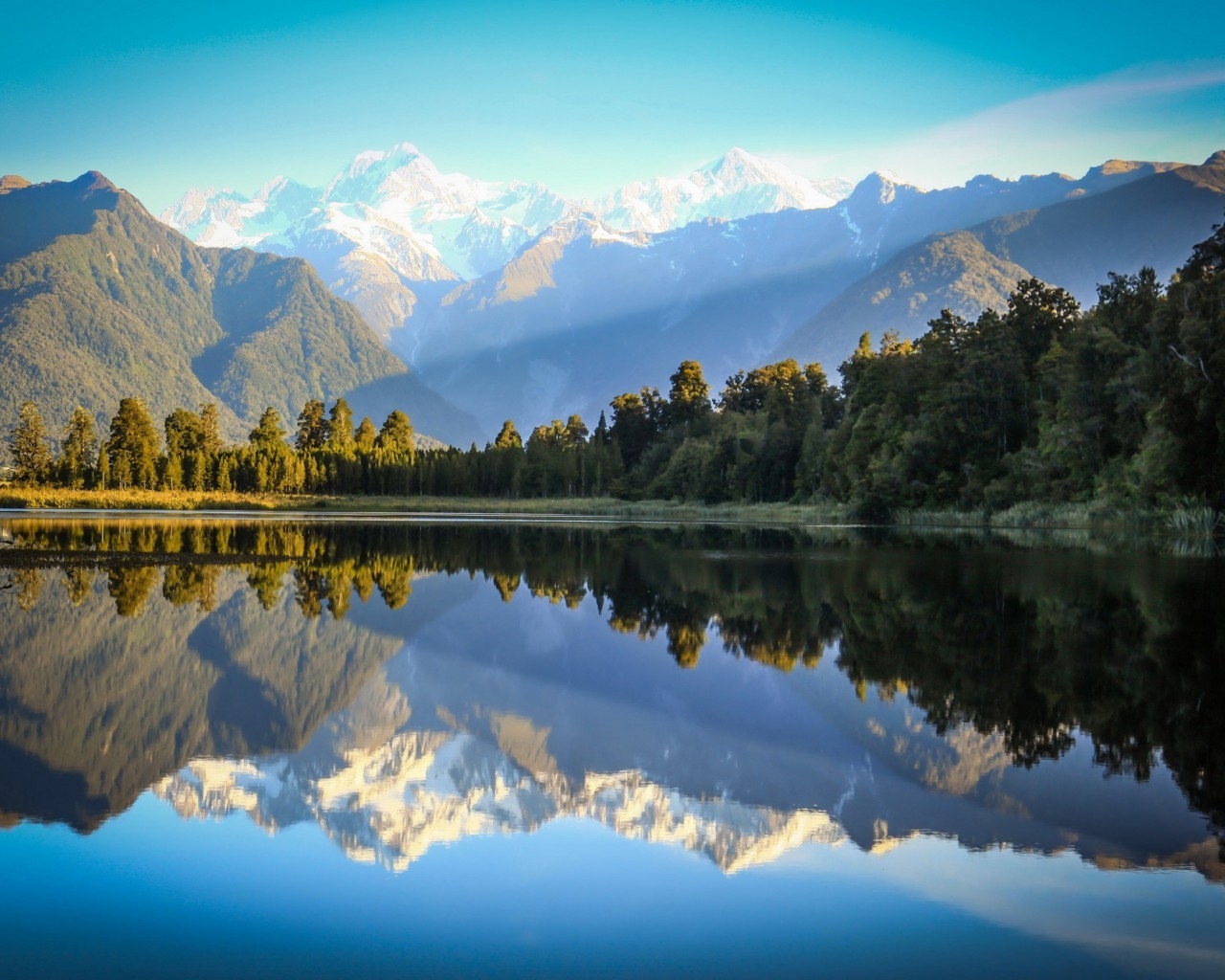 Beautiful Landscape Reflection for 1280 x 1024 resolution