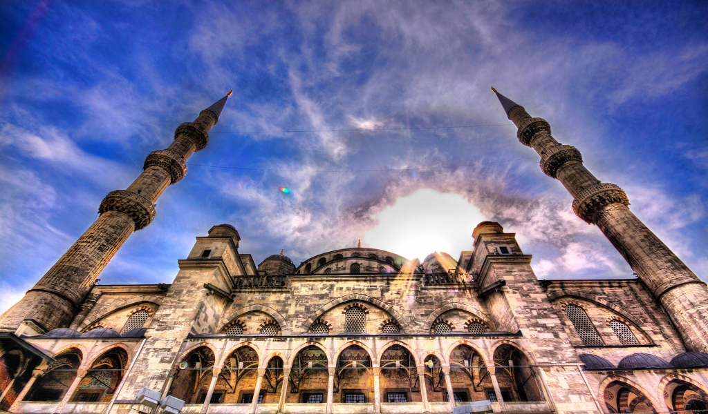Beautiful Mosque HDR for 1024 x 600 widescreen resolution