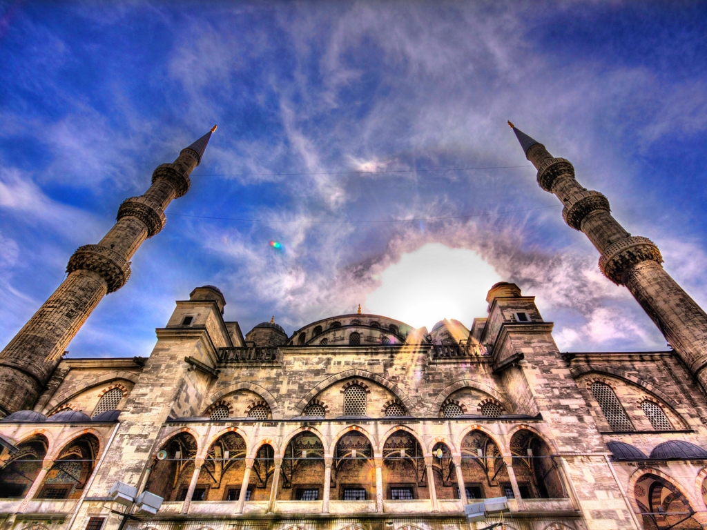 Beautiful Mosque HDR for 1024 x 768 resolution