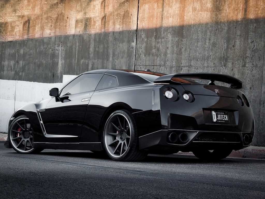Beautiful Nissan GT-R for 1024 x 768 resolution