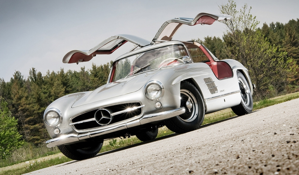 Beautiful Old Mercedes 300SL for 1024 x 600 widescreen resolution