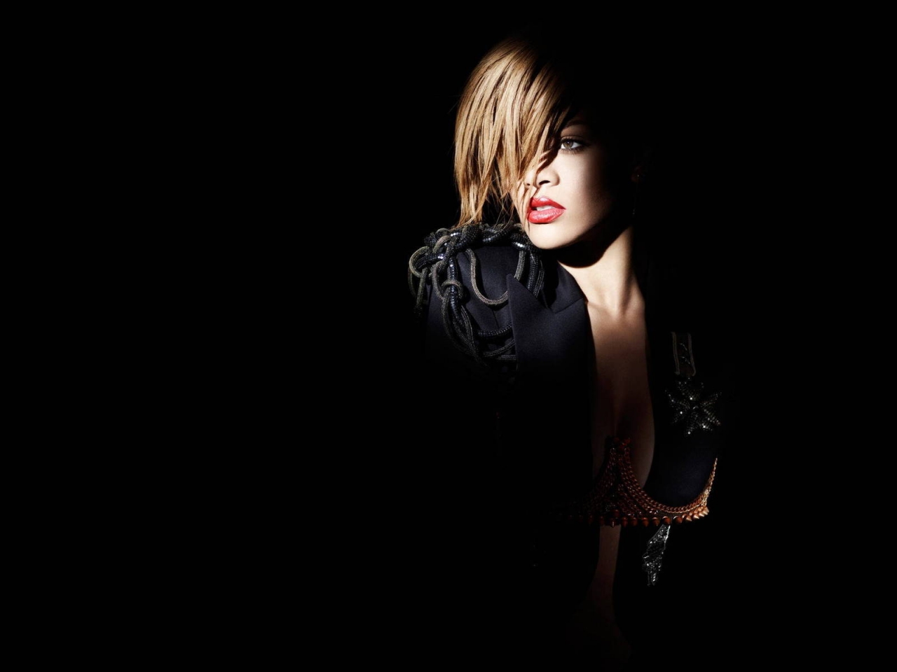 Beautiful Rihanna for 1280 x 960 resolution