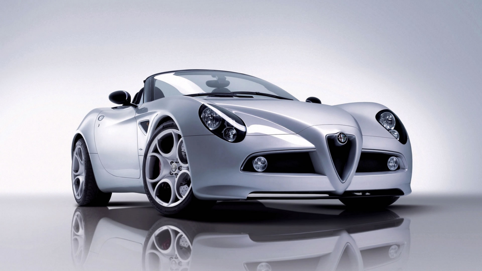 Beautiful Sport Coupe Alfa Romeo for 1600 x 900 HDTV resolution
