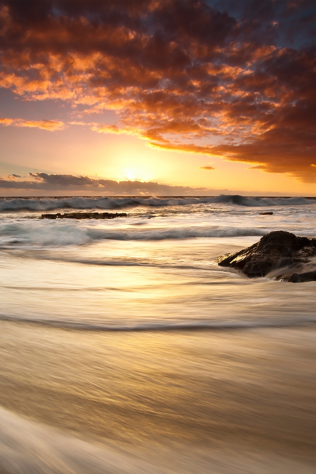Beautiful Sunset Light for 640 x 960 iPhone 4 resolution
