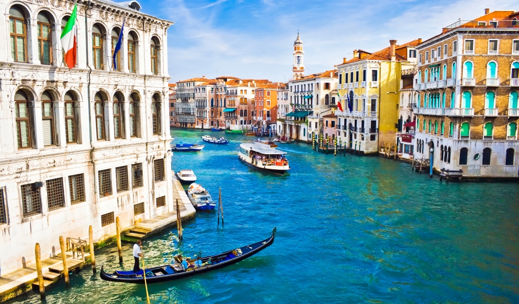 Beautiful Venice Canal for 1024 x 600 widescreen resolution