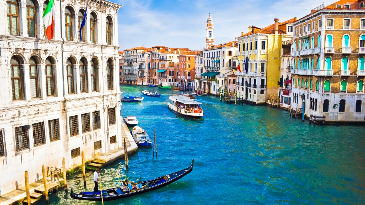 Beautiful Venice Canal for 1280 x 720 HDTV 720p resolution