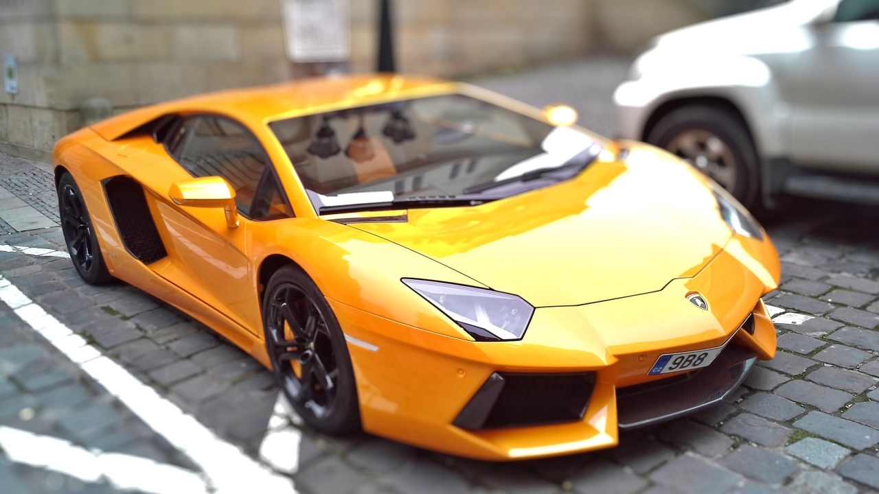 Beautiful Yellow Lamborghini for 1280 x 720 HDTV 720p resolution