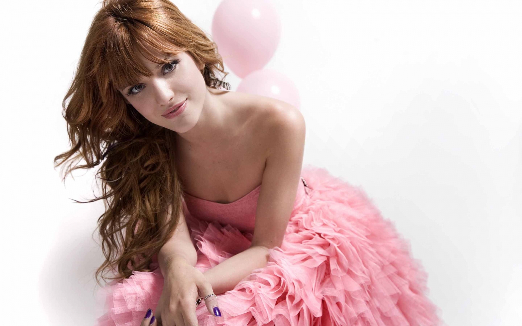 Bella Thorne Pink Style for 1680 x 1050 widescreen resolution