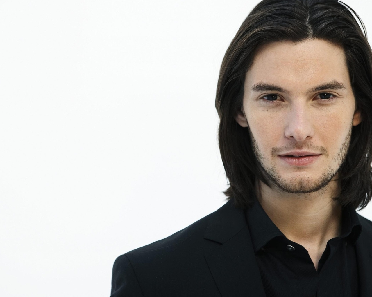 Ben Barnes Close Up for 1280 x 1024 resolution