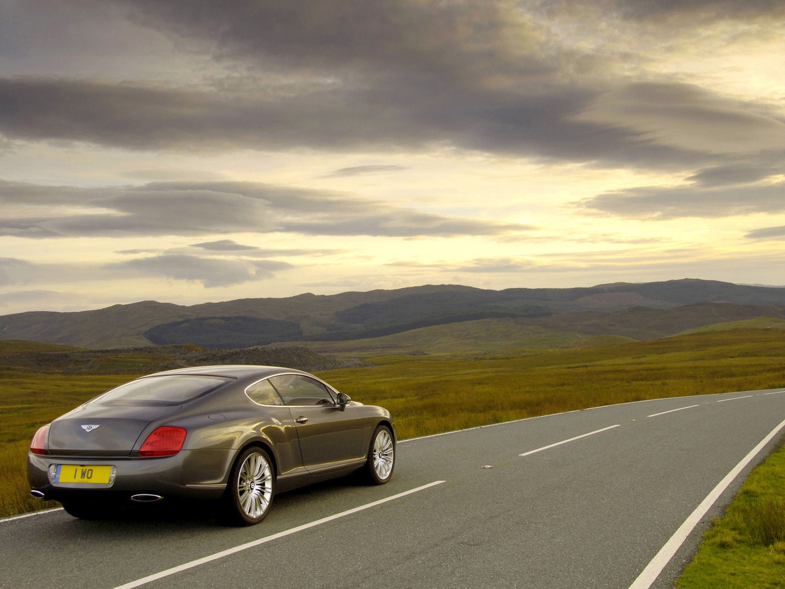 Bentley Continental GT for 1600 x 1200 resolution