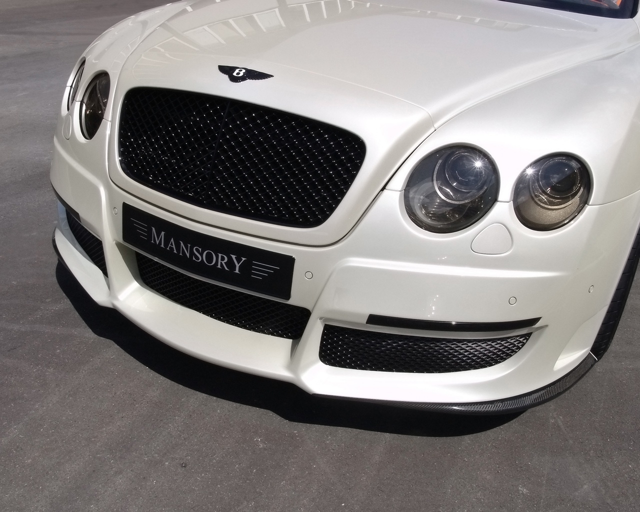 Bentley Continental GT Pearl White 2008 for 1280 x 1024 resolution