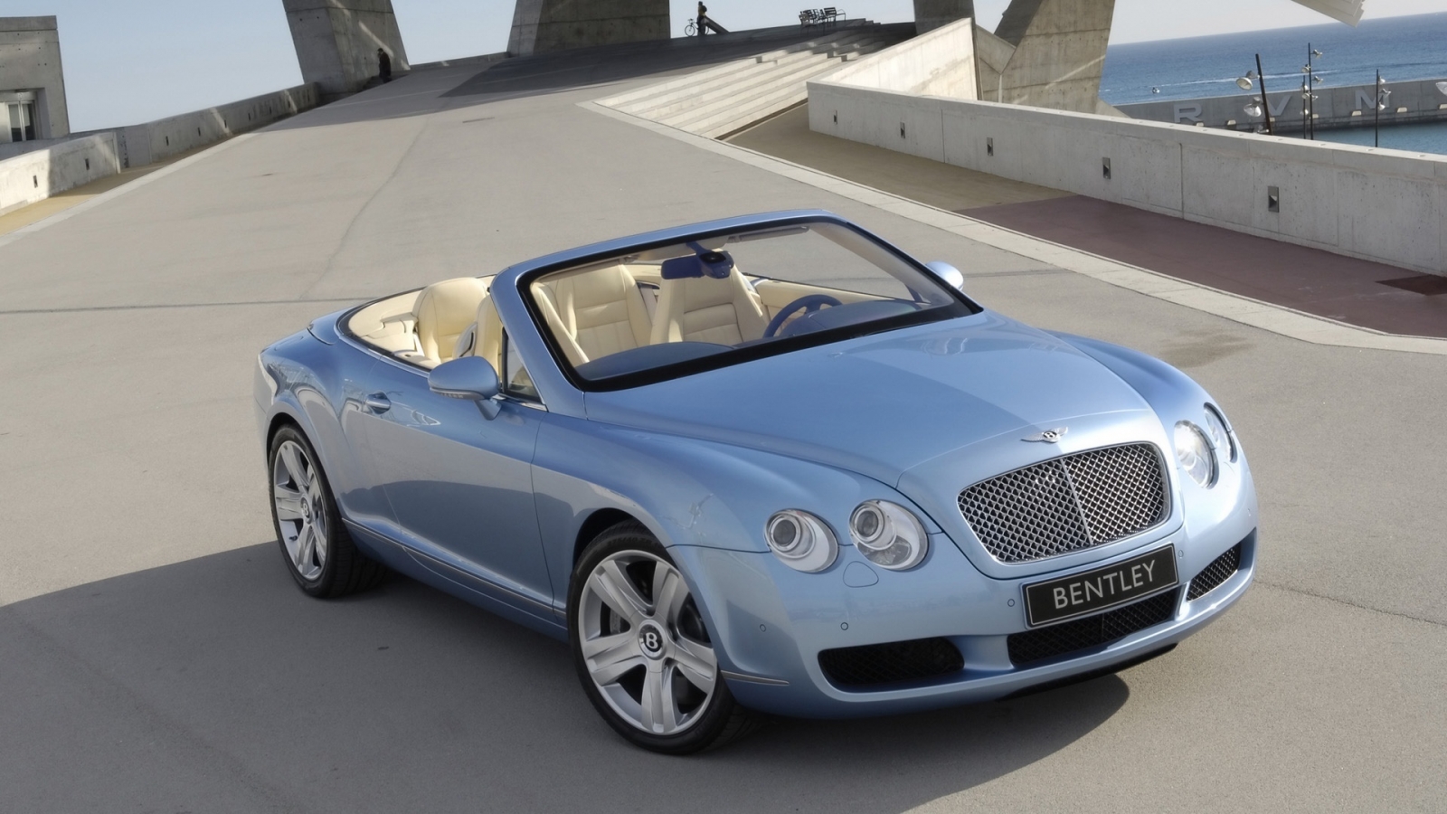 Bentley Continental GTC 2007 for 1600 x 900 HDTV resolution