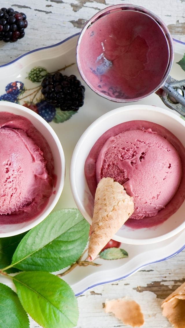 Berries Ice Cream  for 640 x 1136 iPhone 5 resolution