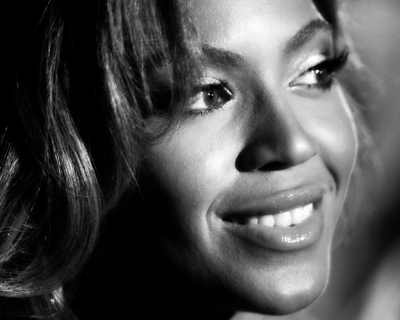 Beyonce Black and White for 1280 x 1024 resolution