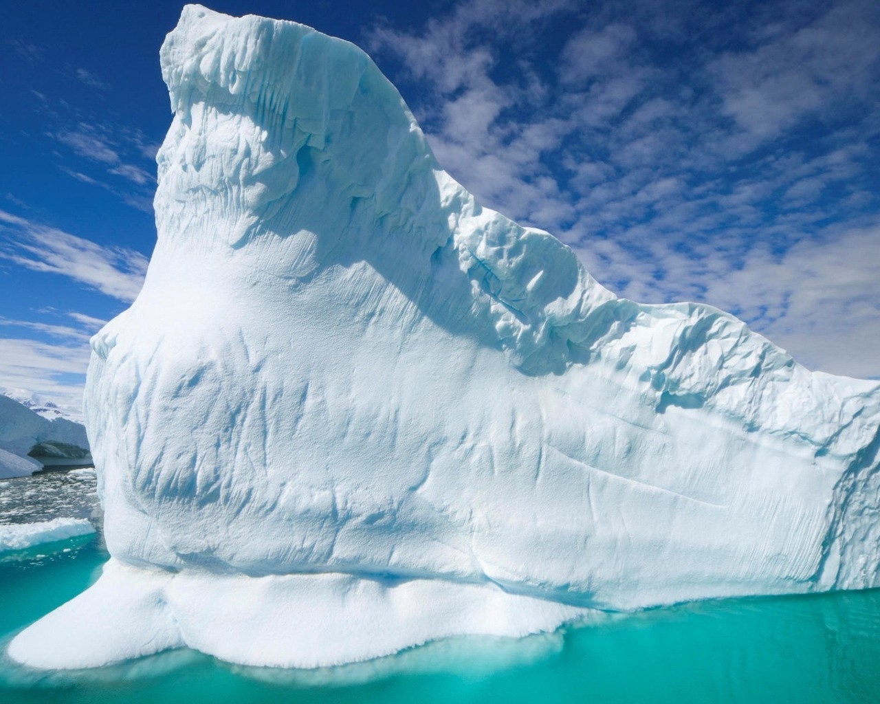 Big Iceberg for 1280 x 1024 resolution