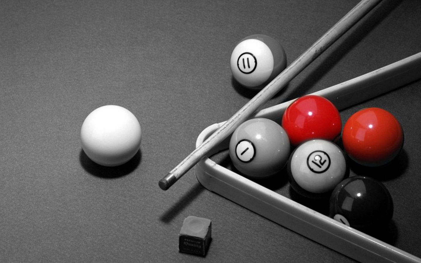 Black & White Pool Table for 1440 x 900 widescreen resolution