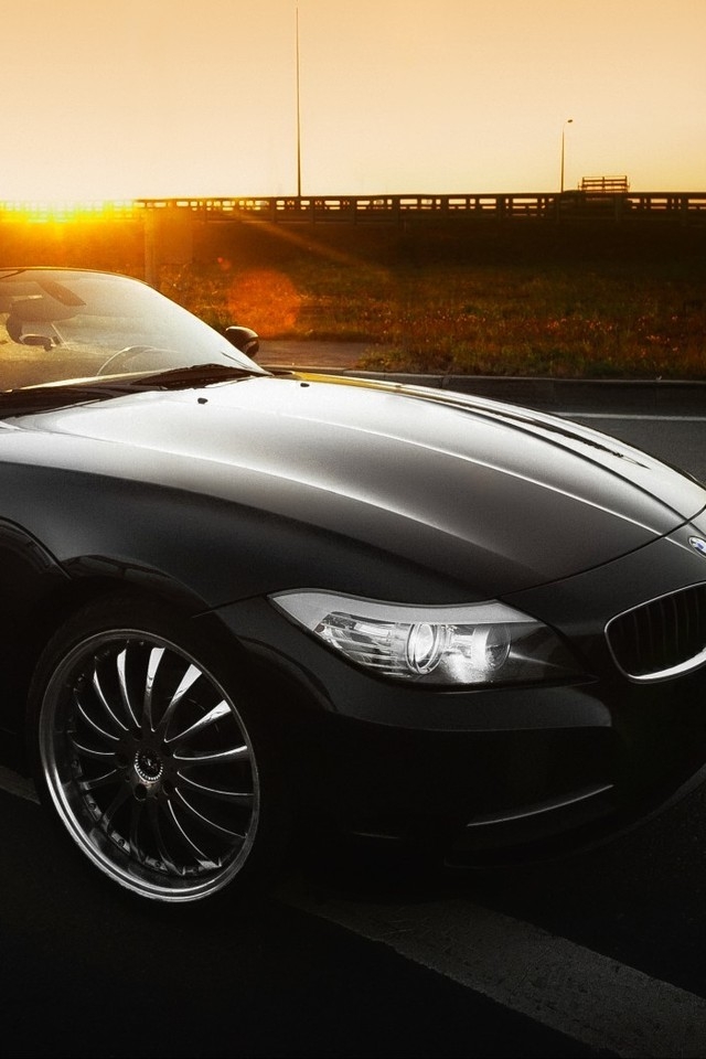 Black BMW Z4 Roadster for 640 x 960 iPhone 4 resolution