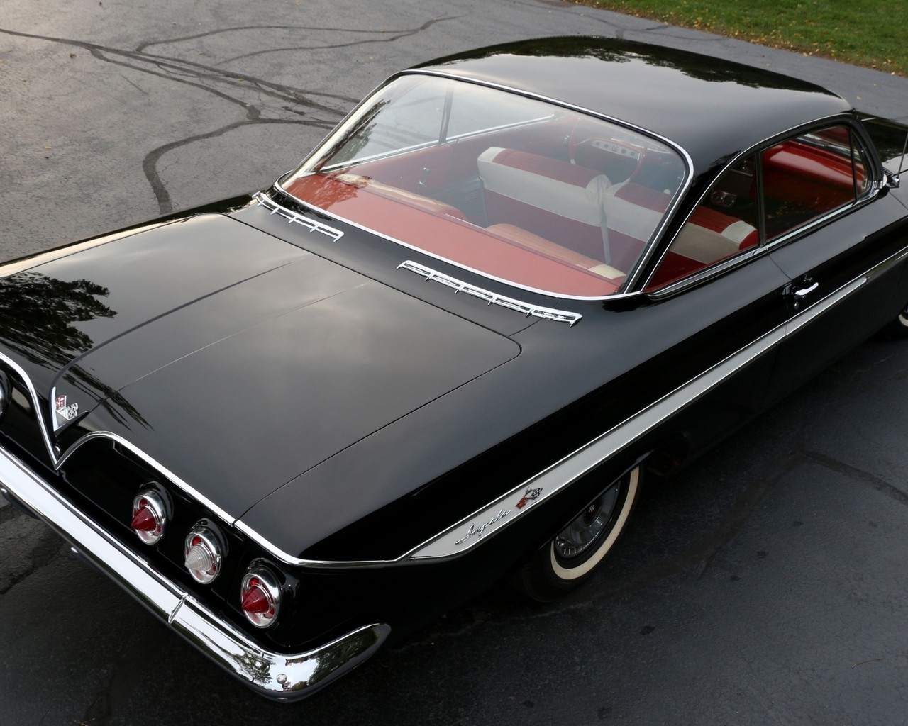 Black Chevrolet Impala 1961 for 1280 x 1024 resolution