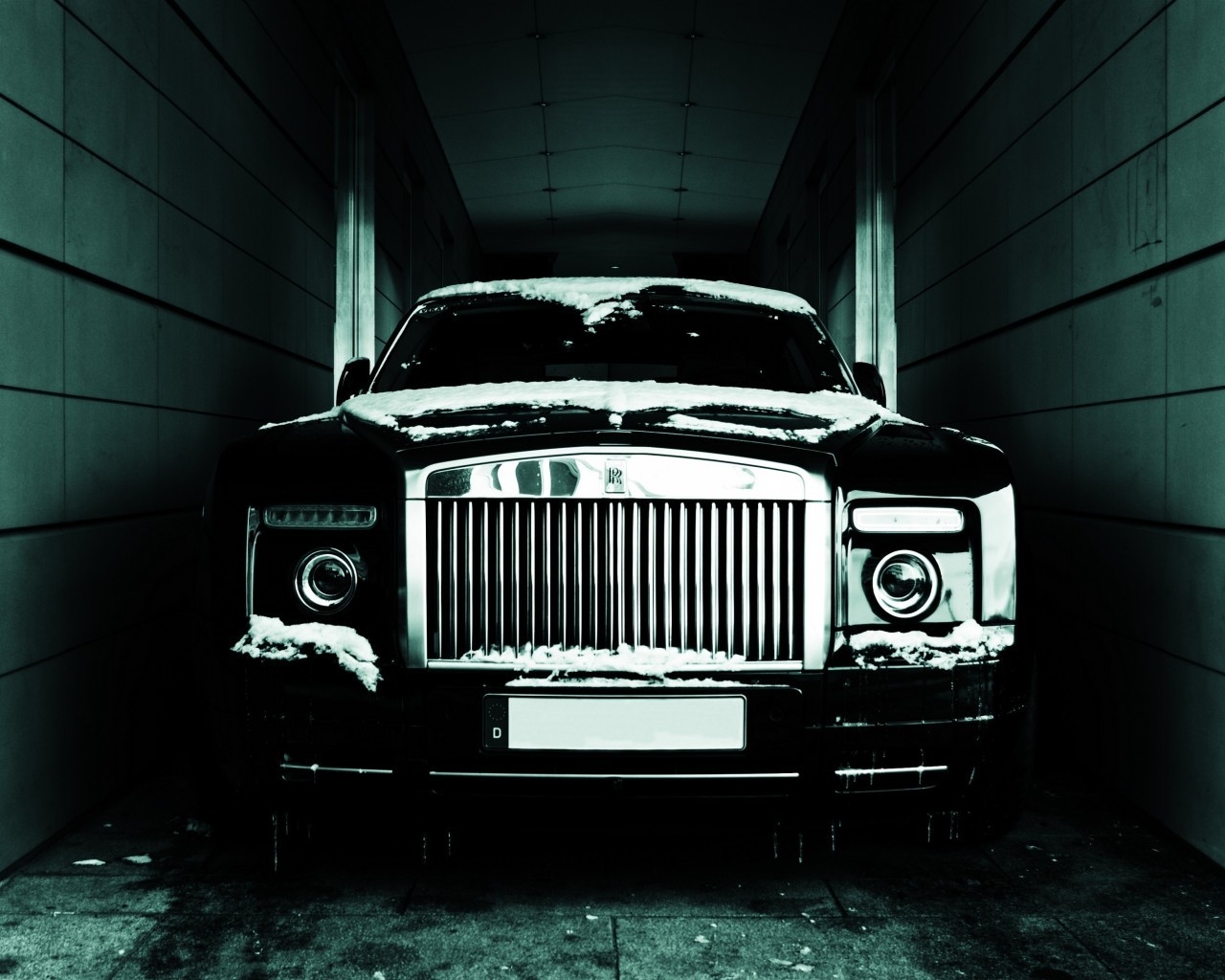 Black Rolls Royce Phantom Coupe for 1280 x 1024 resolution