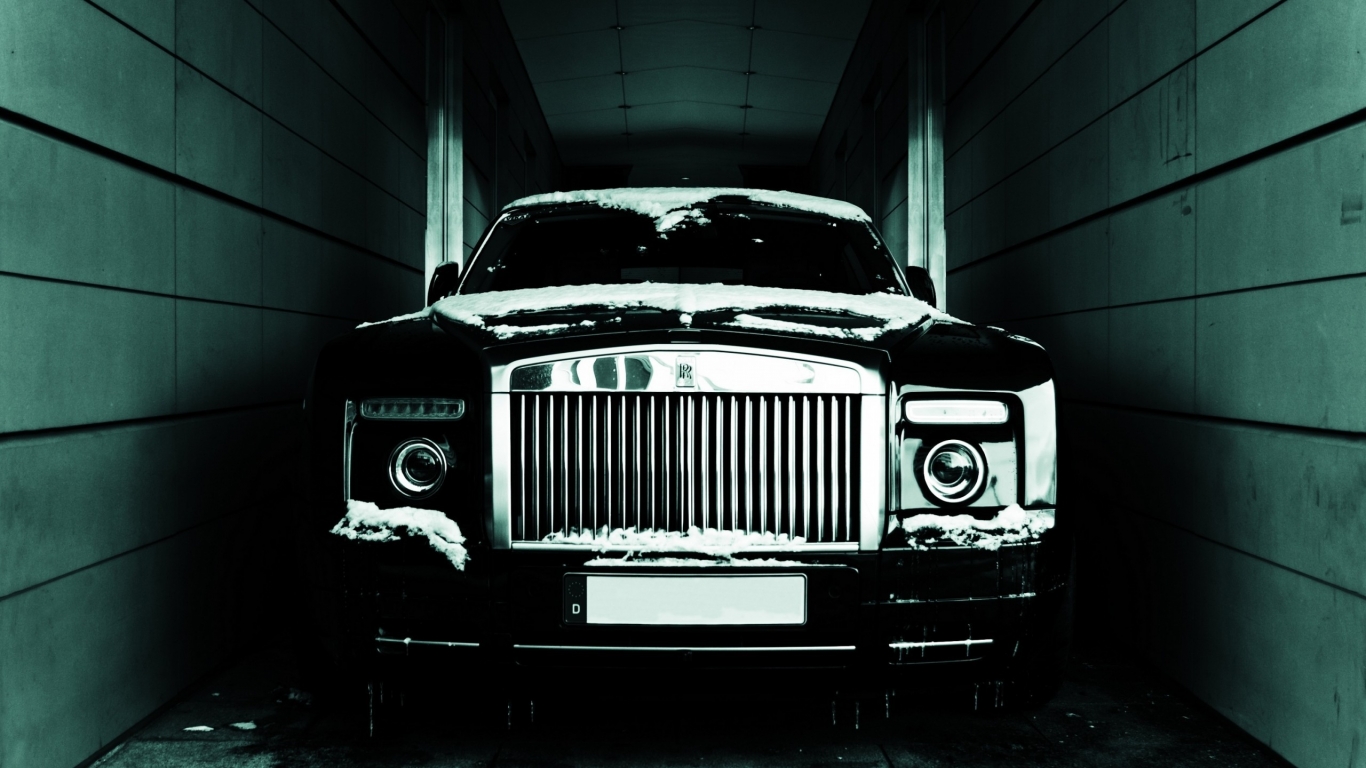 Black Rolls Royce Phantom Coupe for 1366 x 768 HDTV resolution