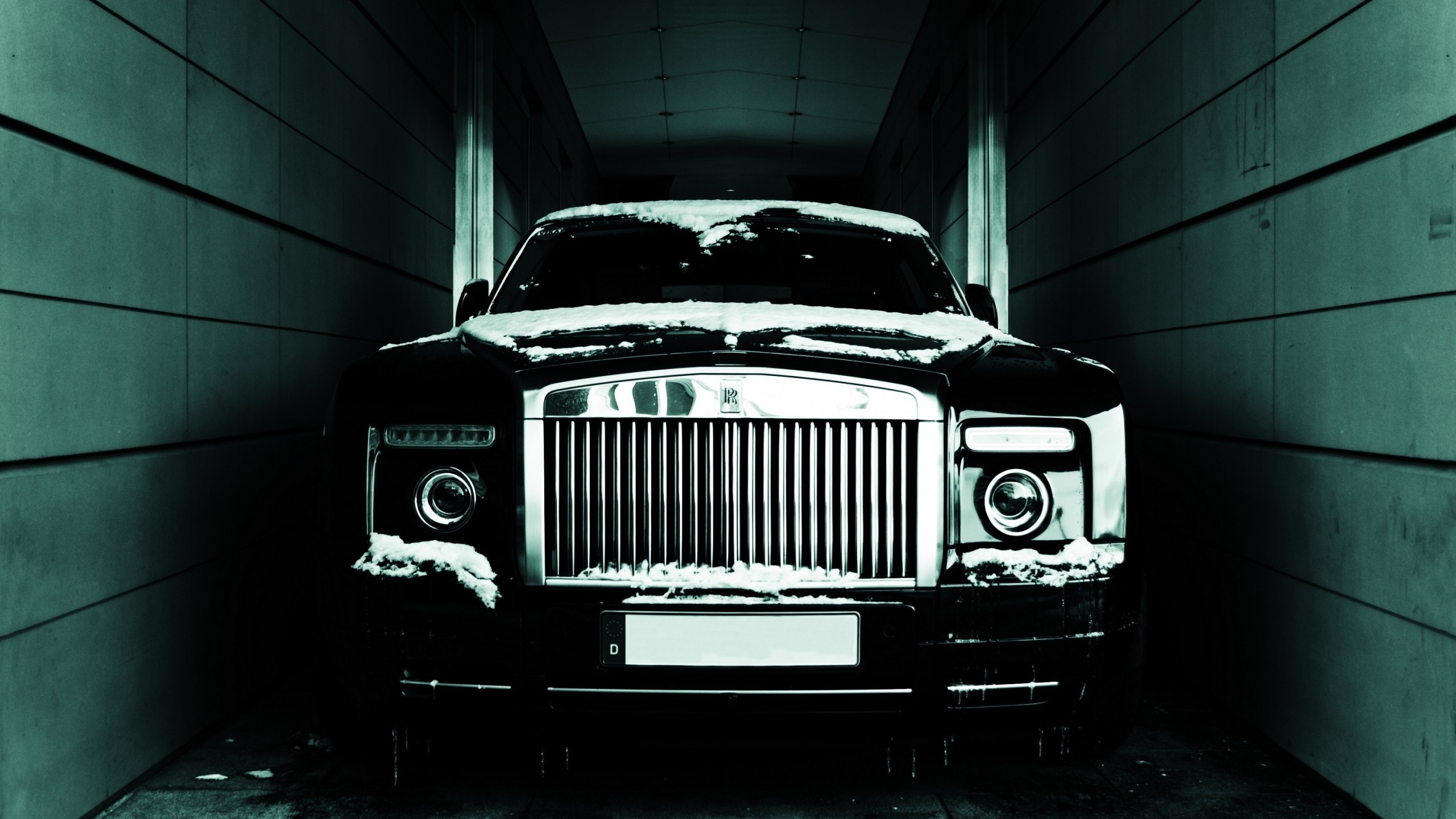 Black Rolls Royce Phantom Coupe for 2560x1440 HDTV resolution