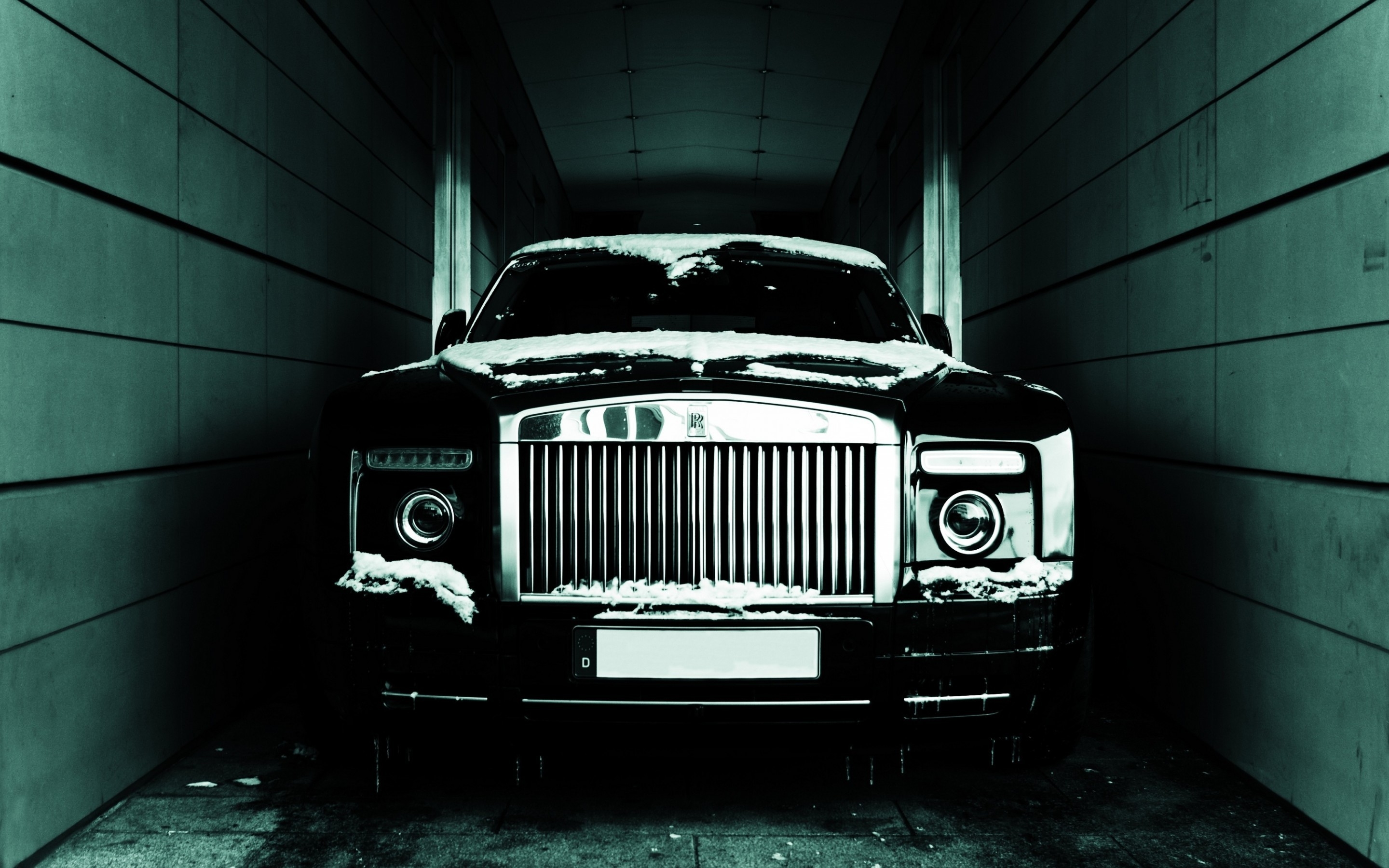 Black Rolls Royce Phantom Coupe for 2880 x 1800 Retina Display resolution