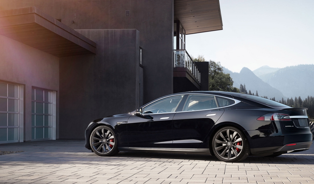 Black Tesla Model S 2015 for 1024 x 600 widescreen resolution