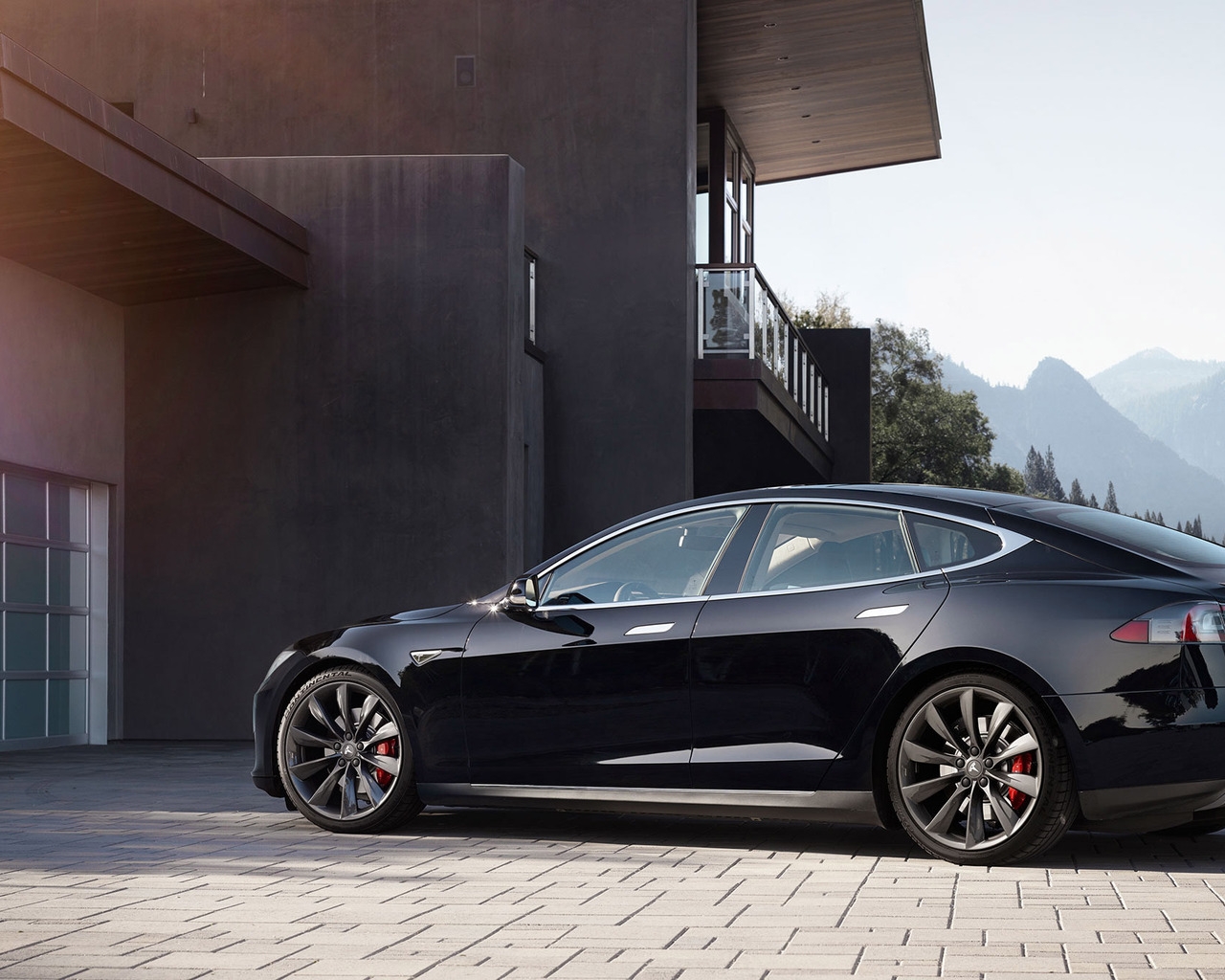 Black Tesla Model S 2015 for 1280 x 1024 resolution
