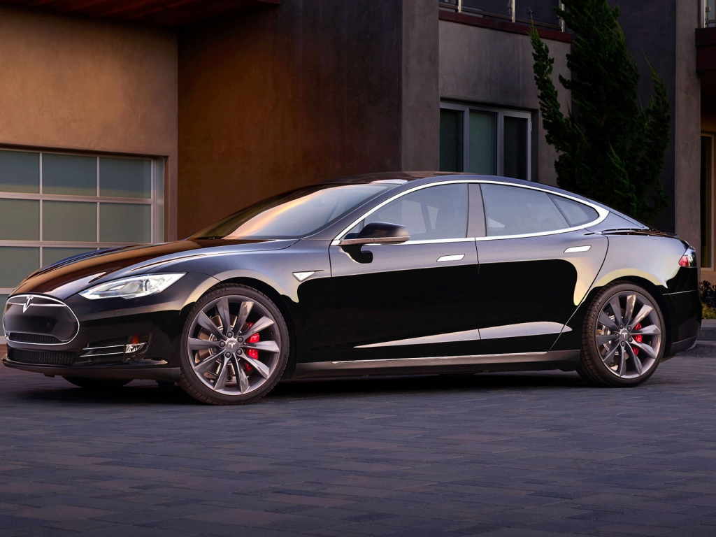 Black Tesla Model S Dual Motor for 1024 x 768 resolution