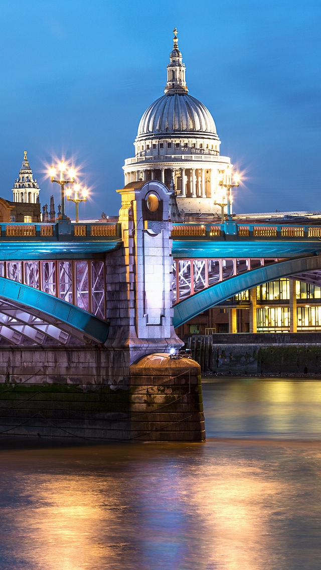Blackfriars Bridge London for 640 x 1136 iPhone 5 resolution