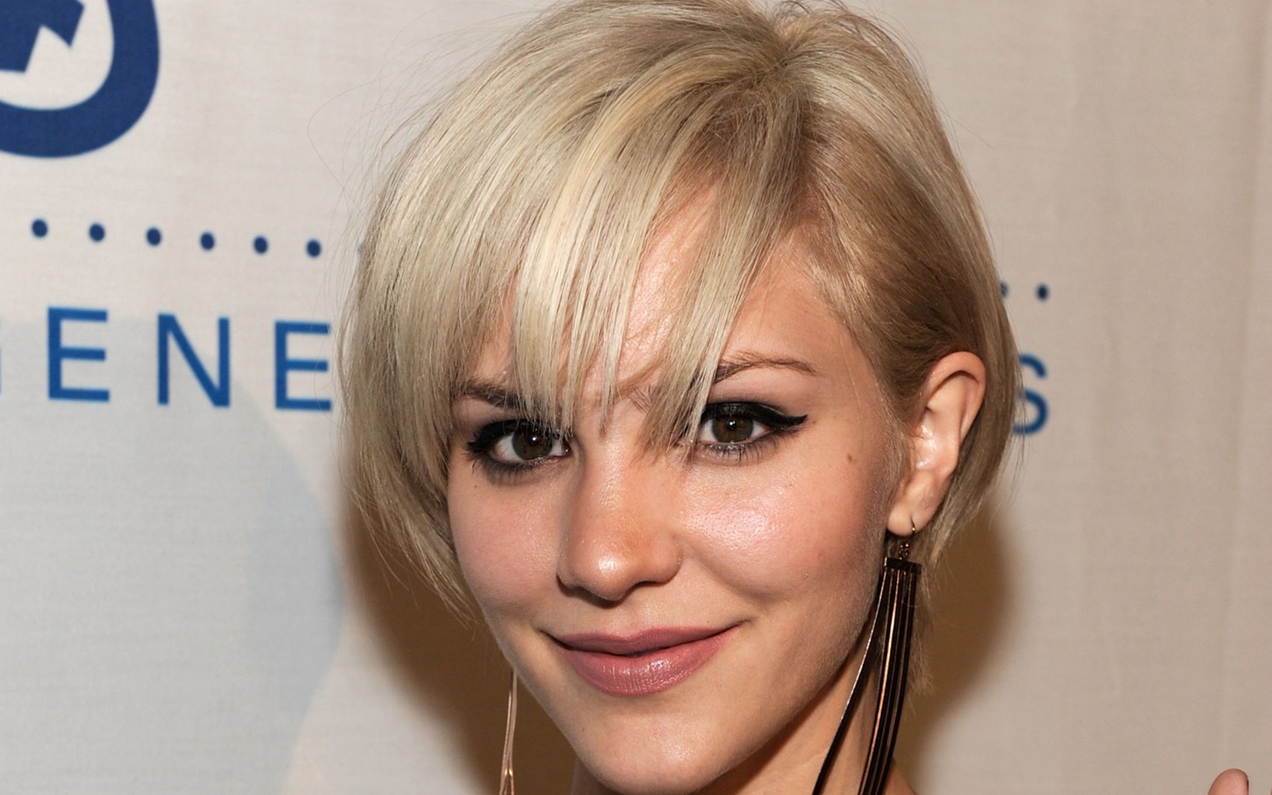 Blonde Katharine McPhee for 2560 x 1600 widescreen resolution