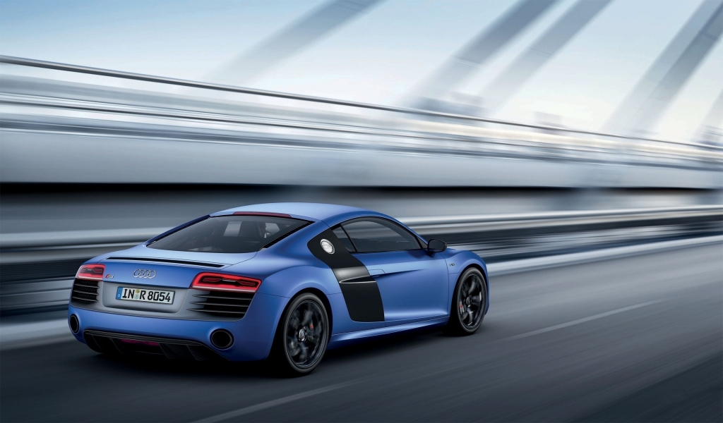 Blue Audi R8 V10 for 1024 x 600 widescreen resolution