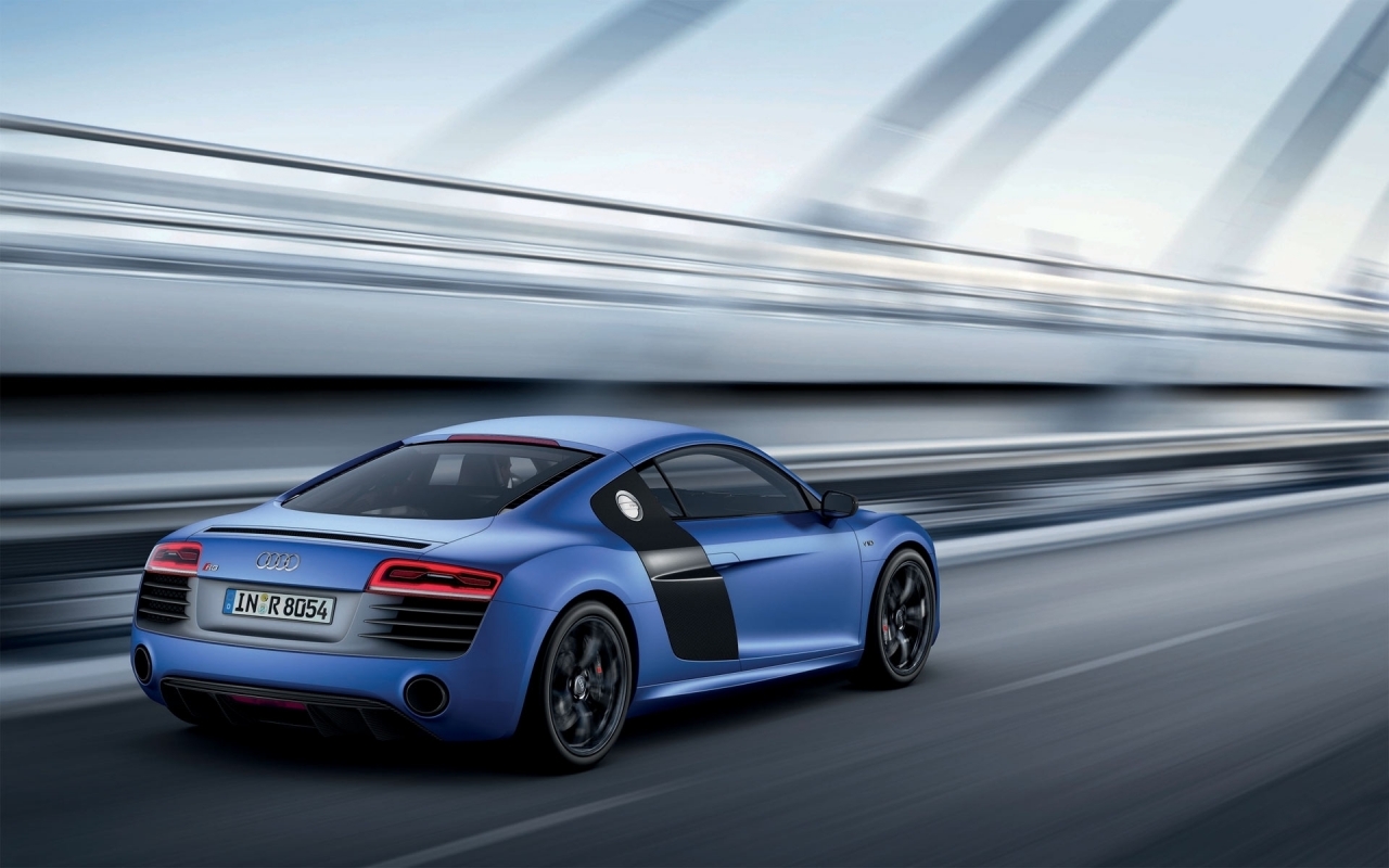 Blue Audi R8 V10 for 1280 x 800 widescreen resolution