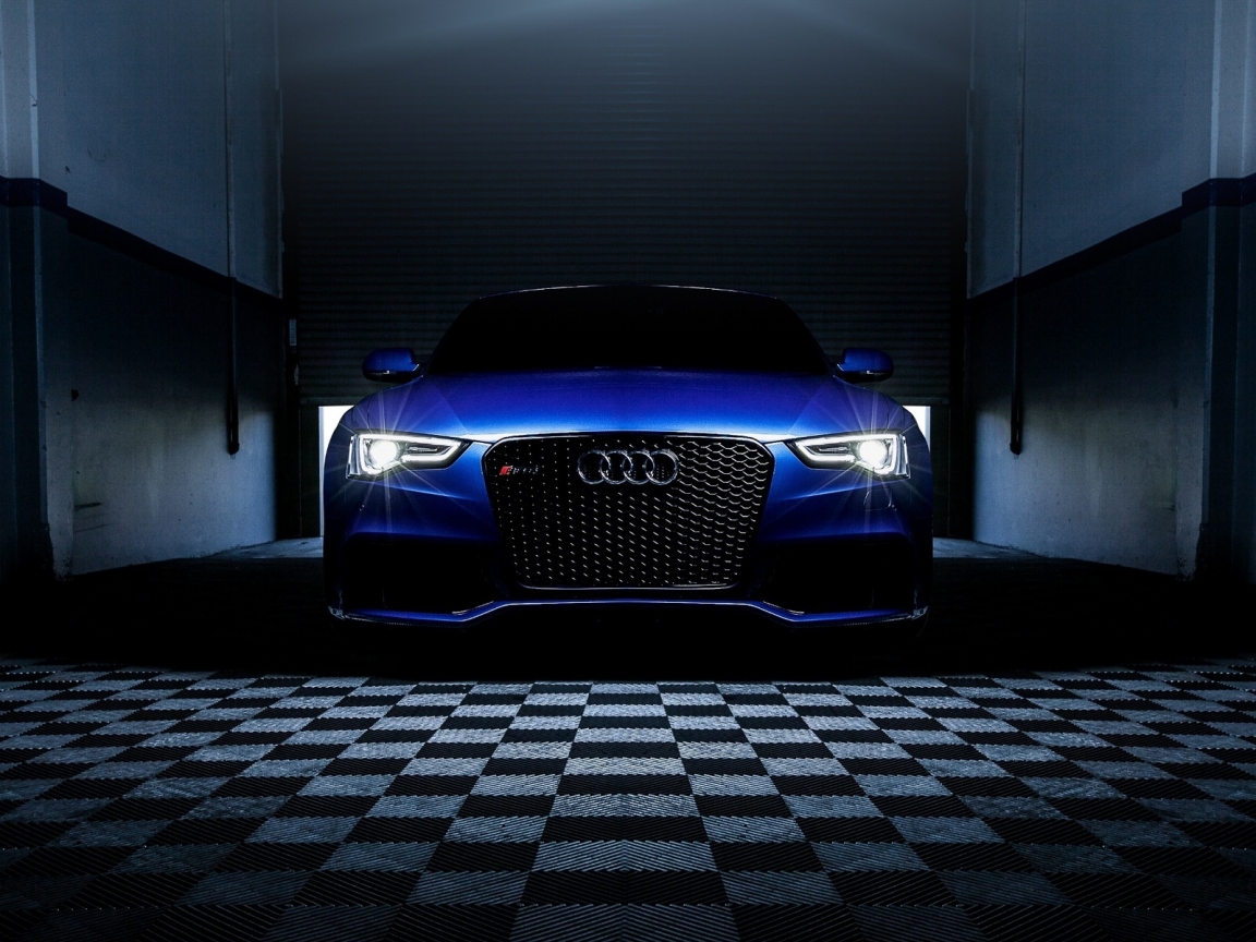 Blue Audi RS5 for 1152 x 864 resolution