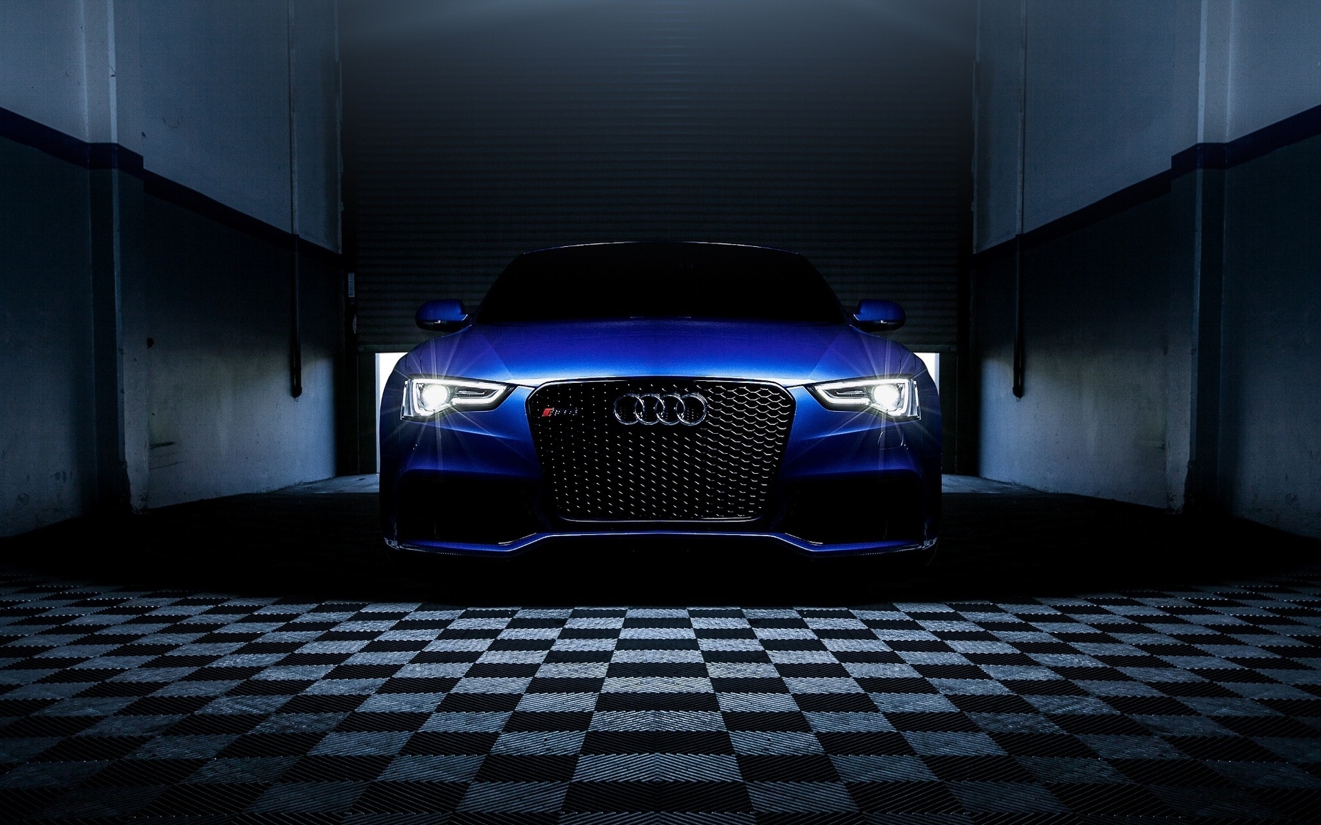 Blue Audi RS5 for 1920 x 1200 widescreen resolution